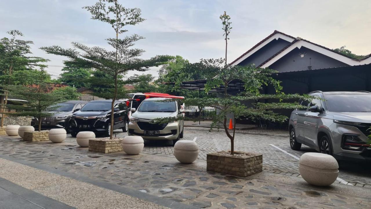 Hotel Kaliu Pacitan Ngoại thất bức ảnh